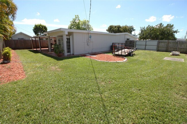 Building Photo - 11031 SW 43rd St