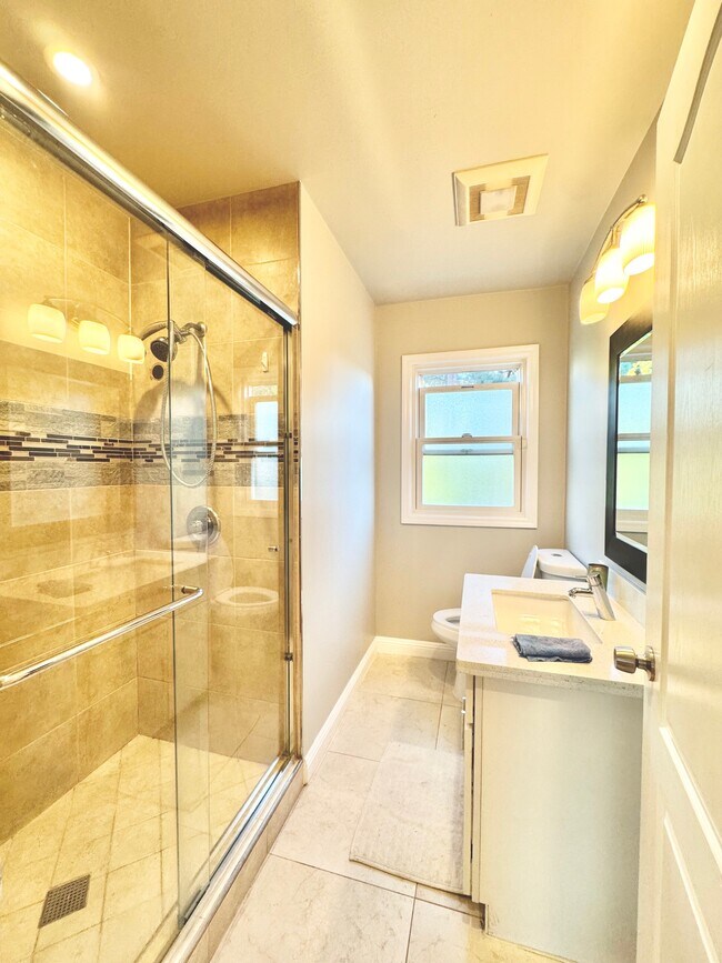 Building Photo - 2536 W Ave 130th