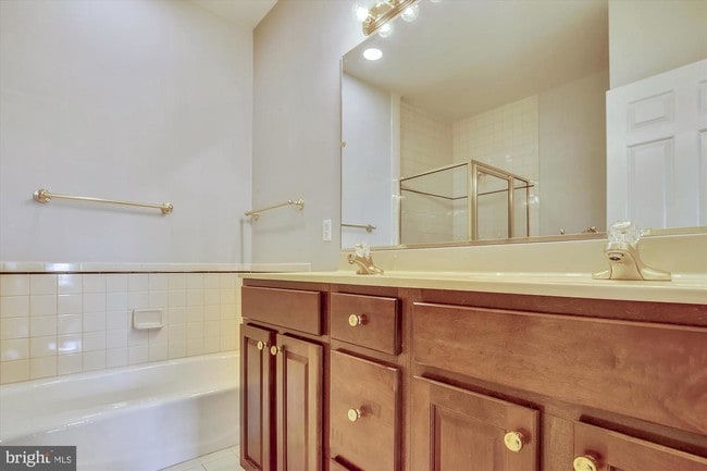 Building Photo - 2009 Mayfair McLean Ct