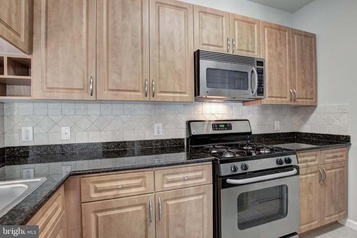 Building Photo - 12120 Garden Ridge Ln