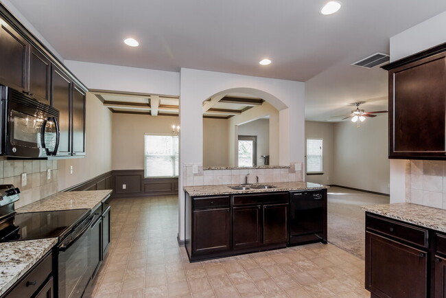 Building Photo - 601 Sweet Ashley Way