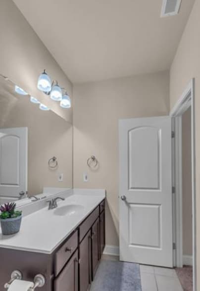 Building Photo - 117 Chesnut Heath Ct