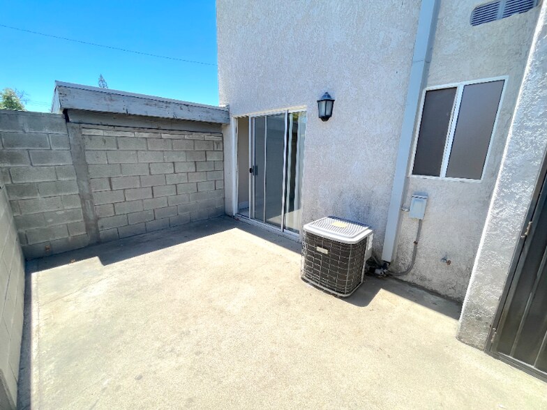 Building Photo - 1318 W Winn Dr