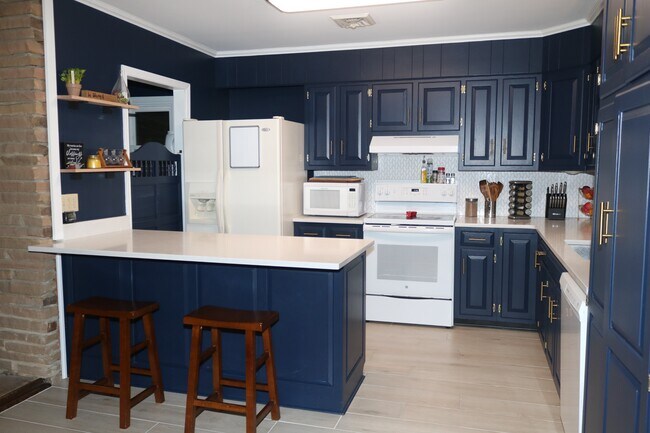 Building Photo - 25049 Ocean Gateway