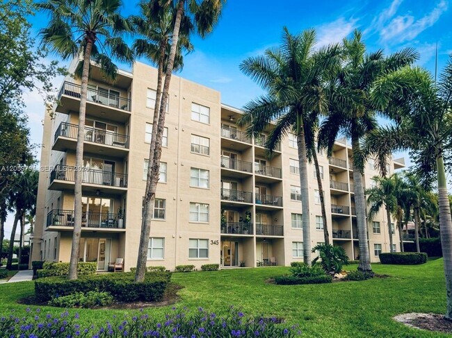 Building Photo - 26 Royal Palm Way