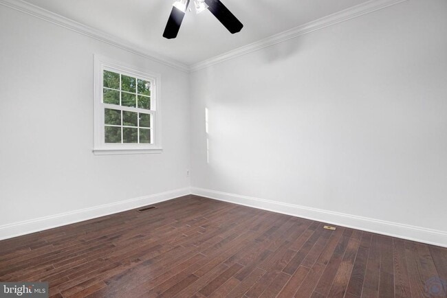 Building Photo - 1639 Hart Ct