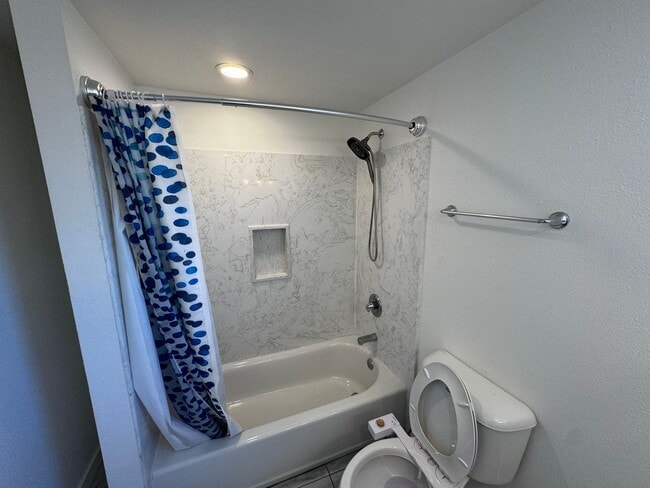 Building Photo - 3 BED/2 BATH HOME UPPER UNIT AVAIABLE FOR RENT IN OAKLAND, CA!!!! INCLUDING $500 OFF FIRST MONTHS...