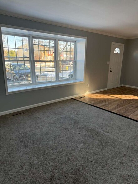 Building Photo - 1439 Charlestown Dr