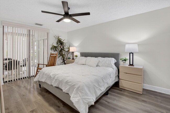 Building Photo - 5418 Firenze Dr