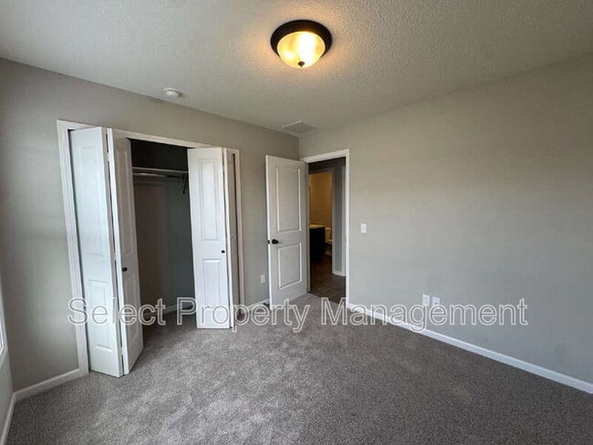 Building Photo - 390 Zebulon Cv