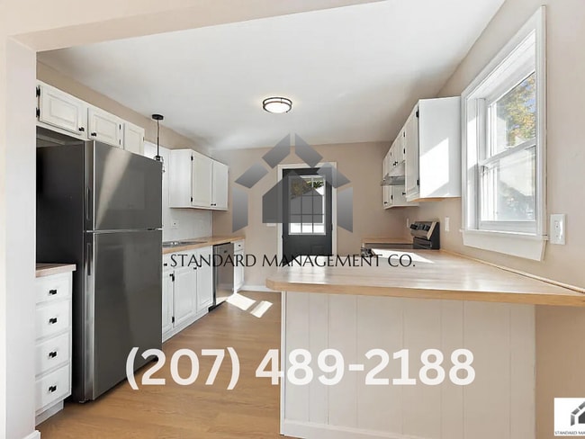 Building Photo - Spacious 4-Bedroom Home with Garage & Modern Heating  for Rent in Waterville