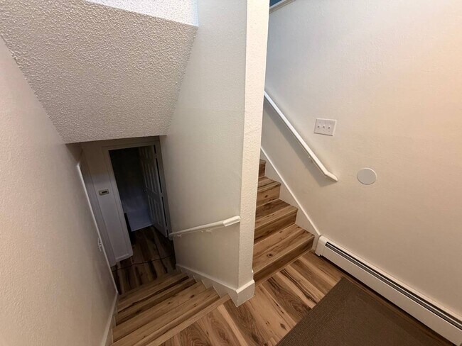 Building Photo - 2000 Blueberry St