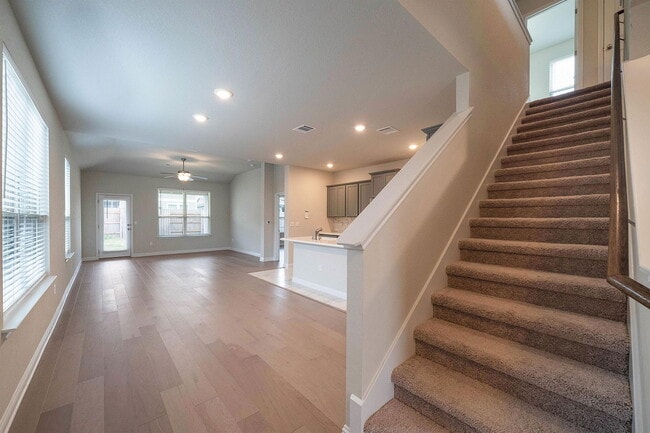 Building Photo - 8208 Cottage Rose Dr