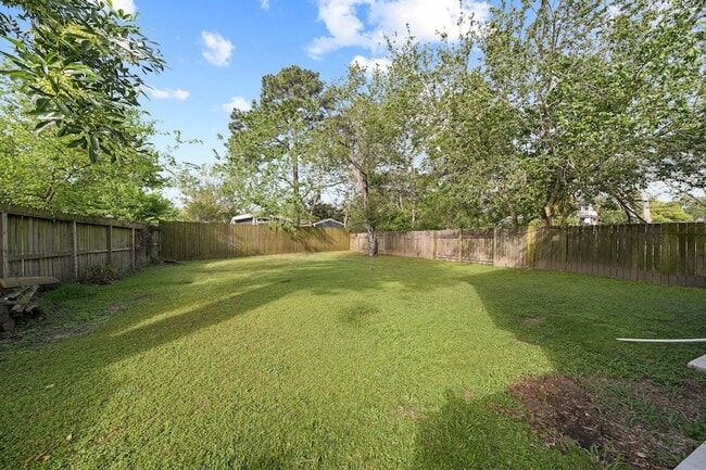 Building Photo - 3802 Bayshore Dr
