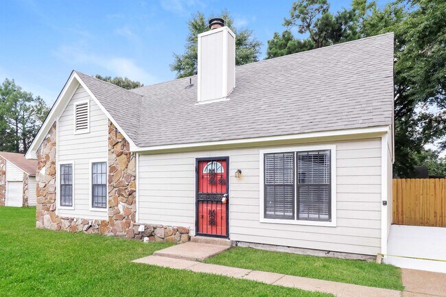 Building Photo - 6230 Sylva Rena Dr