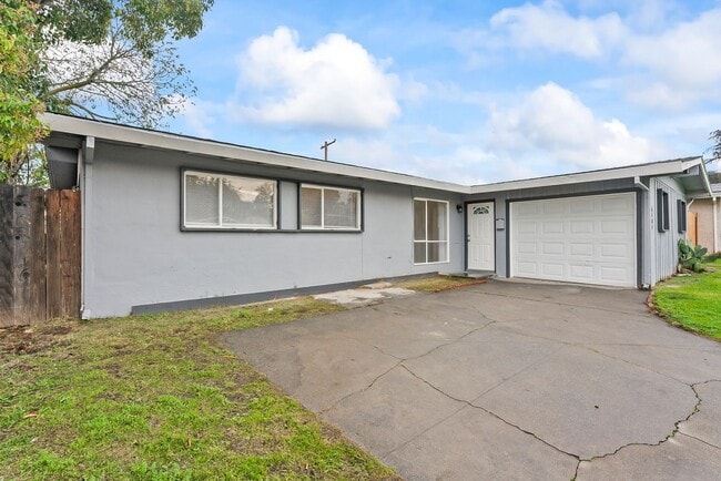 Building Photo - 6404 Stoneman Dr