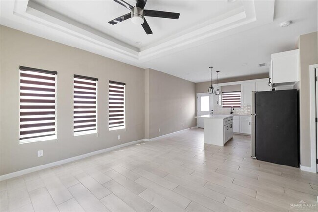 Building Photo - 12 N Hester St