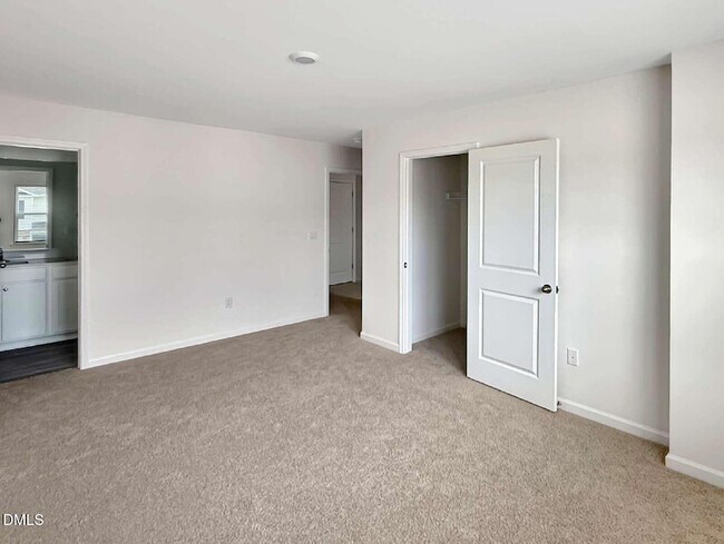 Building Photo - 108 Clementine St