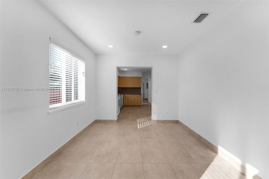 Building Photo - 9101 SW 34th St