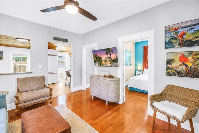 Building Photo - 748 11th Ave N