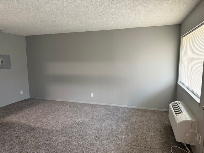 Building Photo - Pine Street Terrace