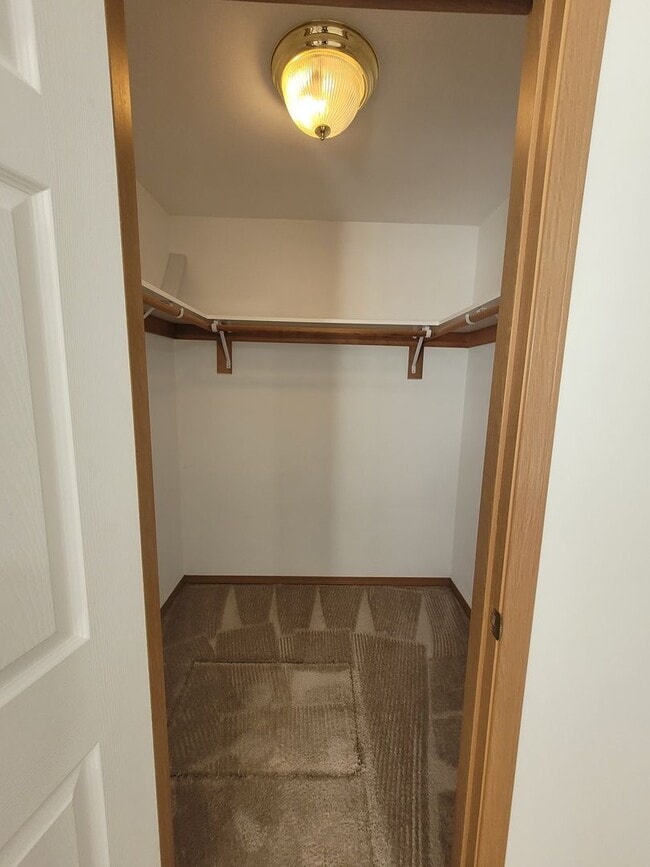 Building Photo - CHRISTMAS SPECIAL - FREE DECEMBER RENT- 4 Bedroom House in Ephrata