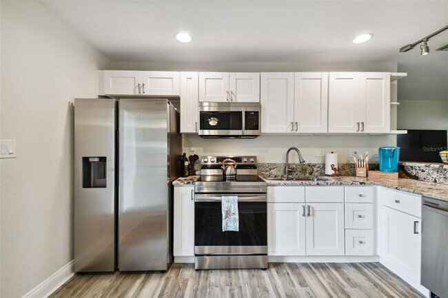 Building Photo - 4324 S Clark Ave