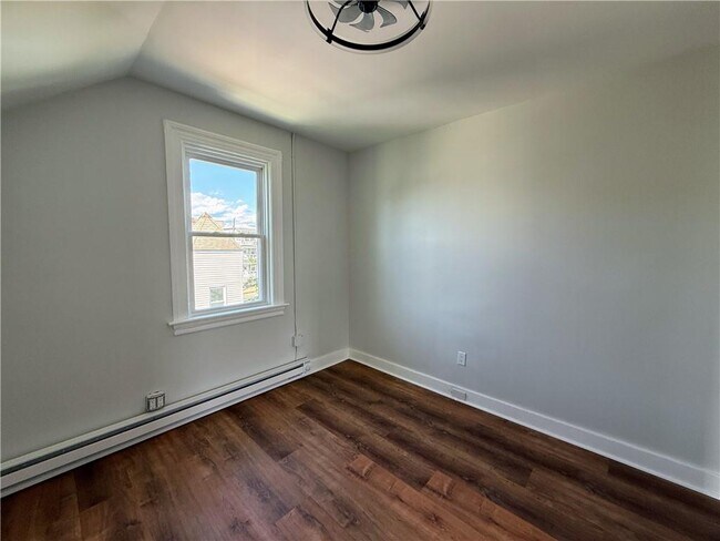 Building Photo - 52 Erastus St