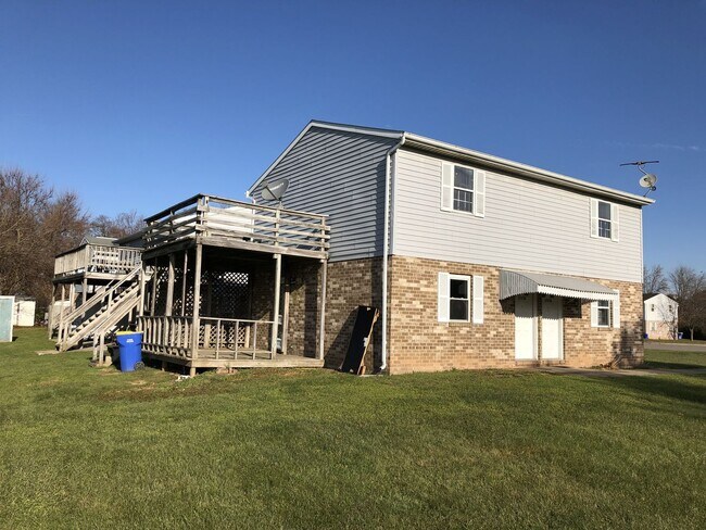 Building Photo - 2 Bedroom 1 Bath Apartment with Parking- Dover SD