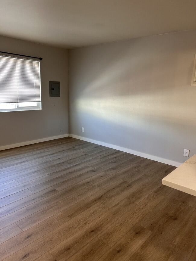 Building Photo - 7010 Jordan Ave