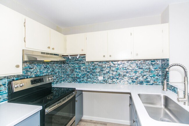 Building Photo - 98-410 Koauka Loop #14B