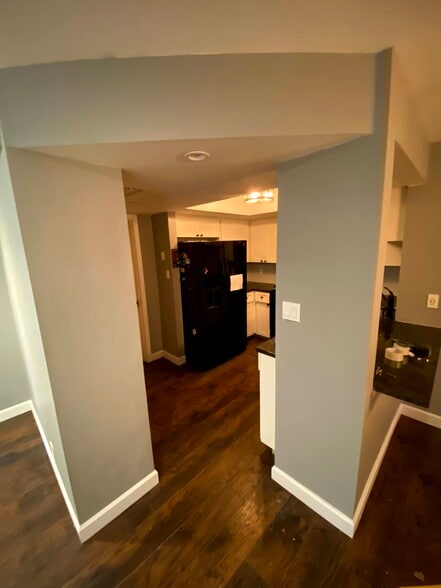 Kitchen entry - 8107 Hood Cir