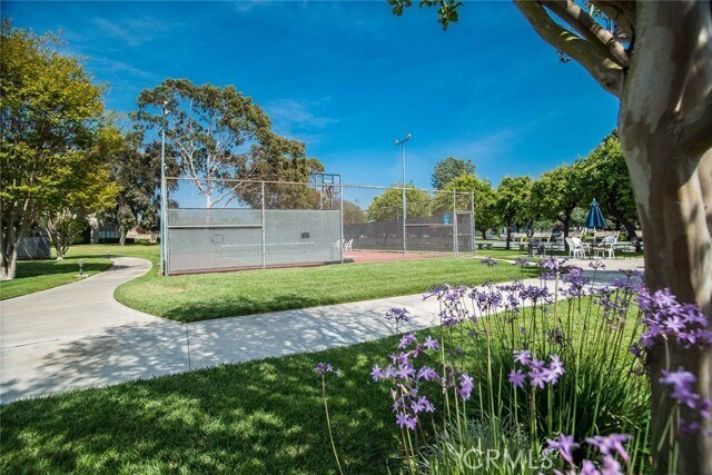 Building Photo - 8566 Van Ness Ct