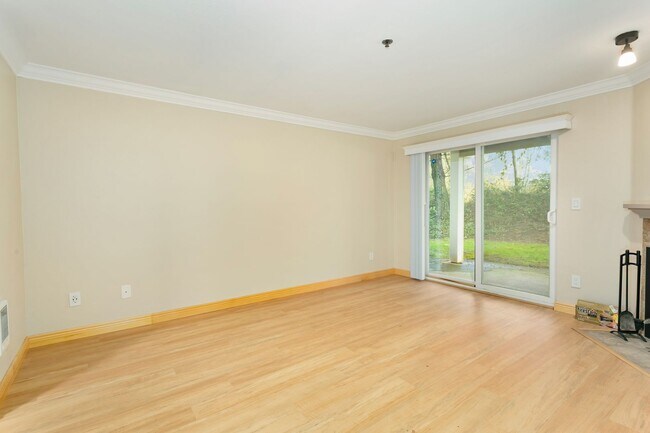 Building Photo - Cozy 2 bedroom, 2 bathroom condo- Federal Way Area