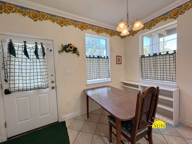 Building Photo - Furnished 4BR Waterfront Home in Fort Walt...