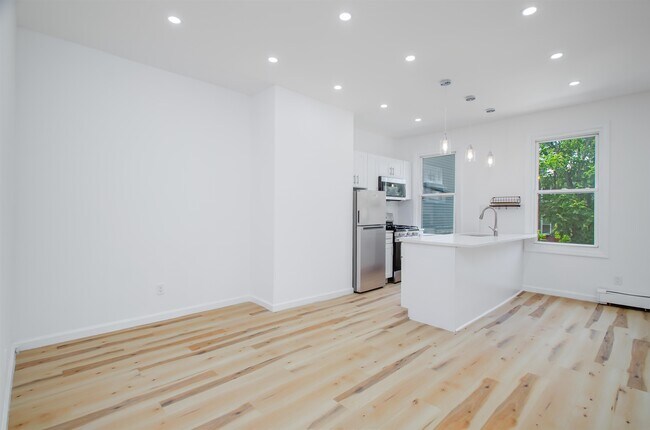 Primary Photo - 251 Halladay St