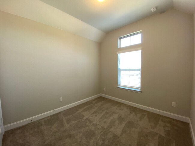 Building Photo - Live Minutes from Historic Gruene and Downtown New Braunfels! 4/3/2 Home in Gruenefield Subdivisi...