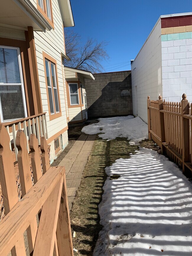 Fenced Side Yard - 3670 S 60th St