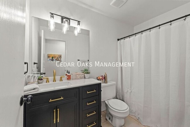 Building Photo - 5809 Samantha St