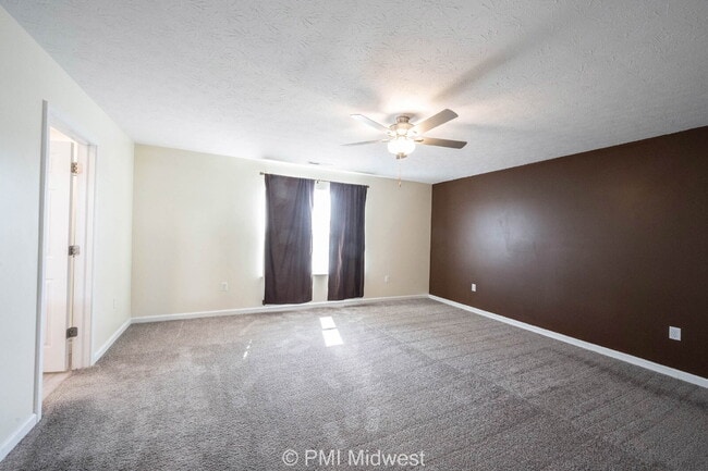 Building Photo - 3975 Fenwick Ln