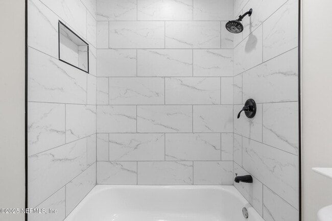 Building Photo - 4103 San Remo Dr
