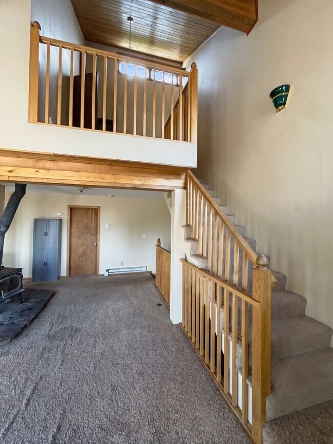 Building Photo - 416 Fuller Placer Rd
