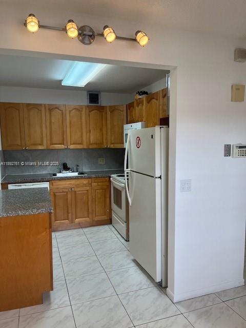 Building Photo - 300 SW 134th Way