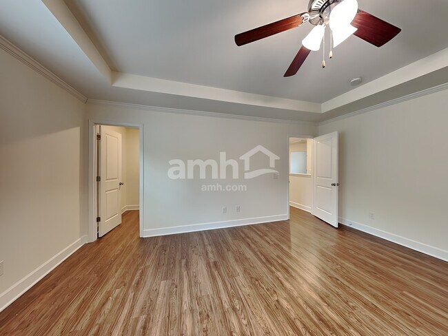 Building Photo - 4268 Longfellow Dr