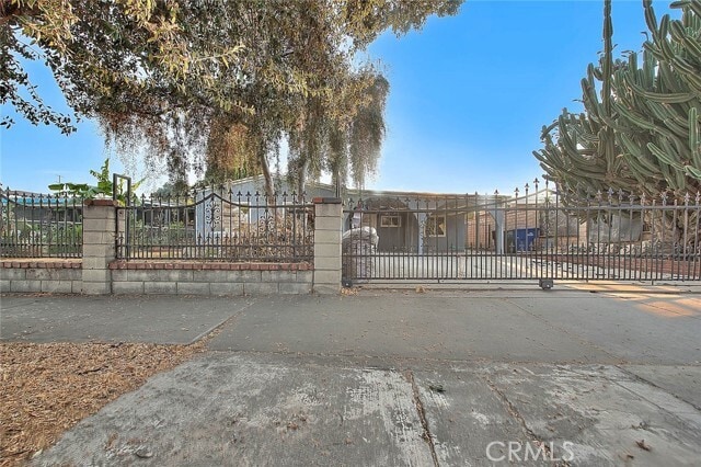 Building Photo - 1446 S Pleasant Ave