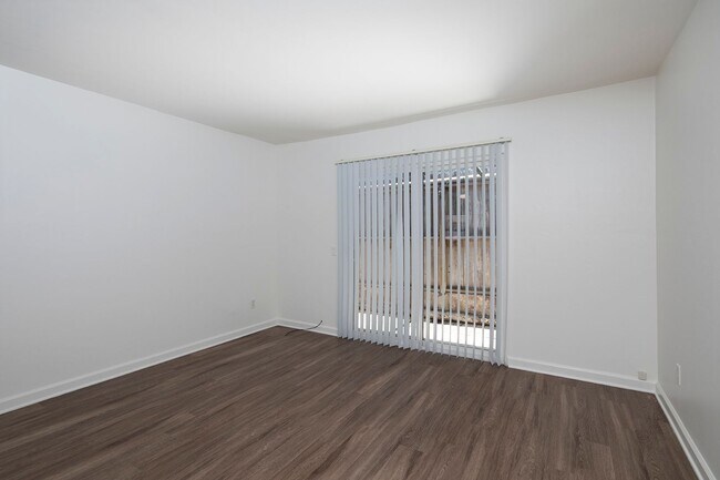 Building Photo - *OPEN HOUSE: 10/31 10AM-12PM* Studio in Ca...