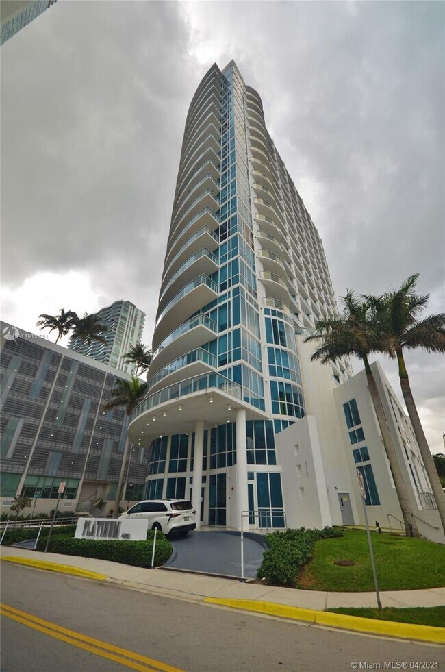 Building Photo - 480 NE 30th St