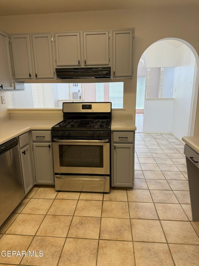Building Photo - 6909 Canyon Run Dr