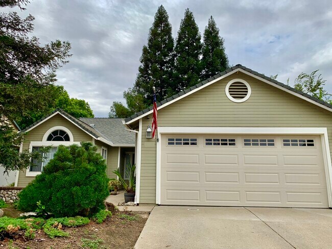 Front/ 2 car Garage - 647 Hovey Way
