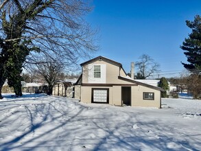 Building Photo - 740 Lawn Dr